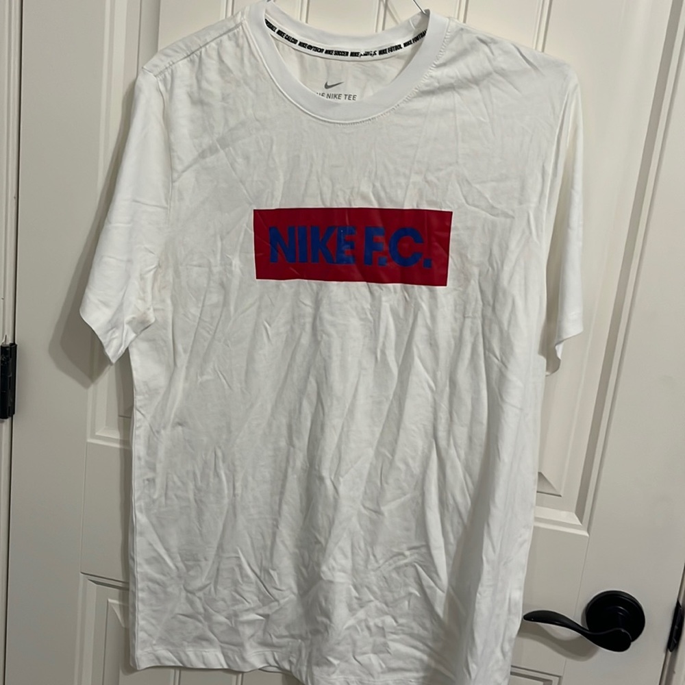 New never worn t-shirt